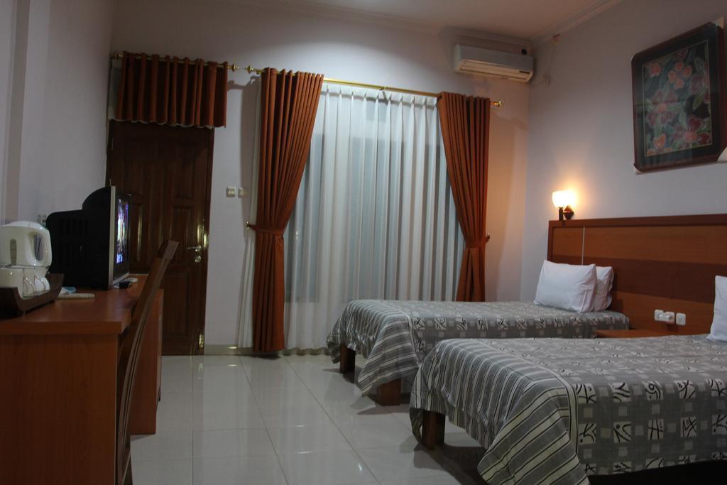 Hotel Bintang Redannte Garut Bilik gambar